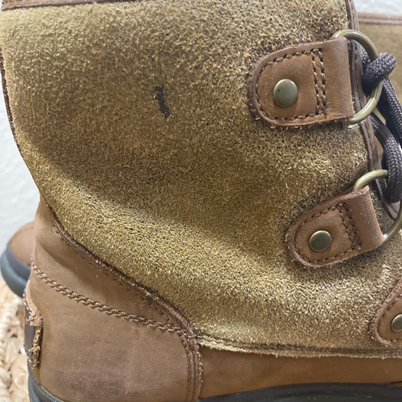 Women’s Ugg Waterproof Boots Size 8 - Picture 5 of 5